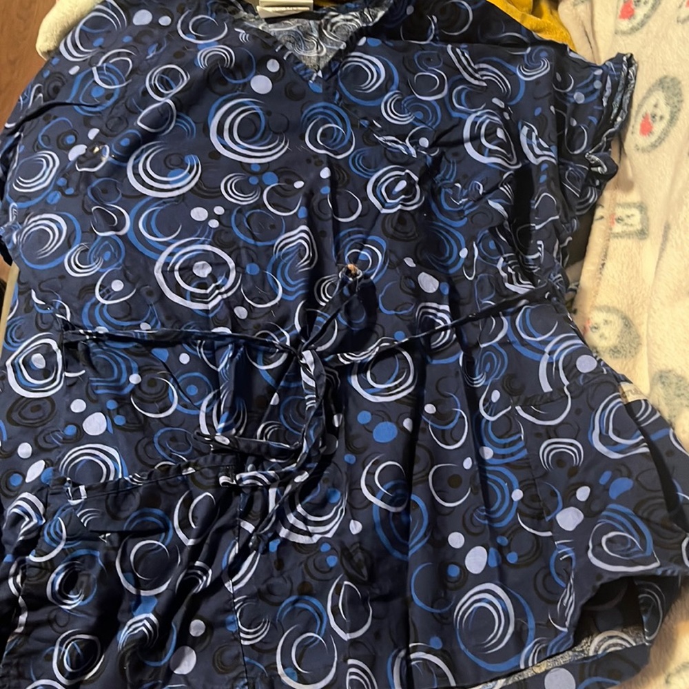 Scrub top